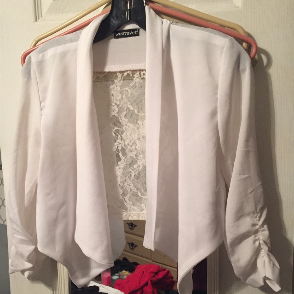 White cropped blazer